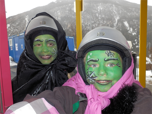 Foto für Kinderfasching am Eislaufplatz , Freitag 13.2.2015 ab 13°° Maskierte haben freien Eintritt + Breze und Limo !!! Auf zahlreichen Besuch freut sich : Die Stadtgemeinde Imst